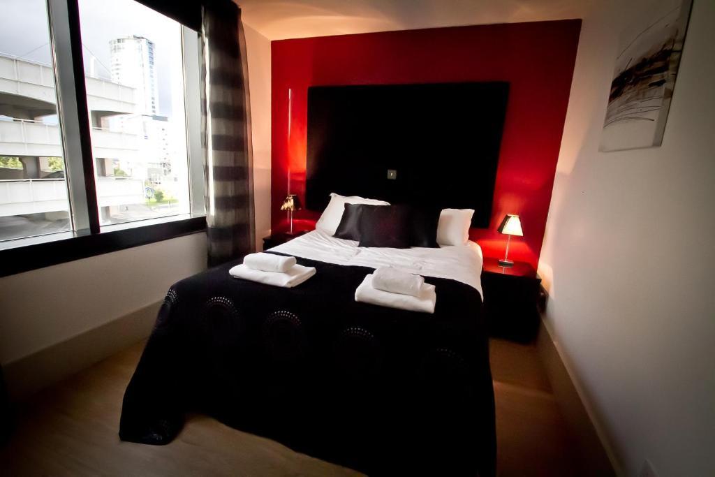 Merchant Quarters Apartments Liverpool Room photo